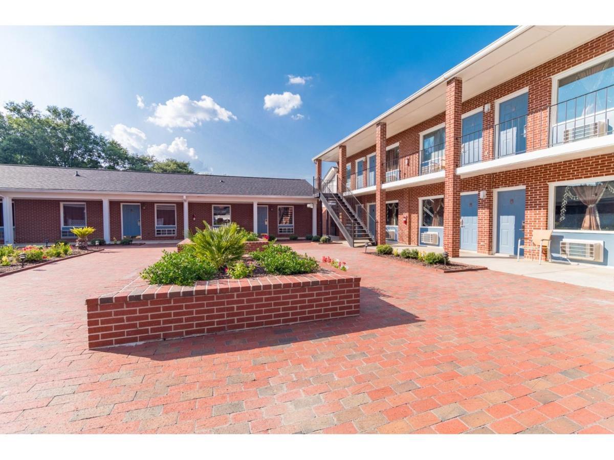 Winton Inn & Suites Barnwell Luaran gambar