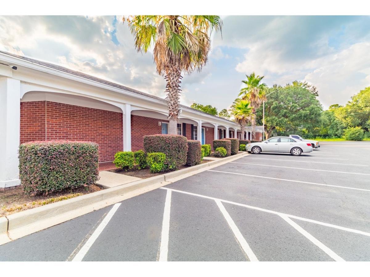 Winton Inn & Suites Barnwell Luaran gambar