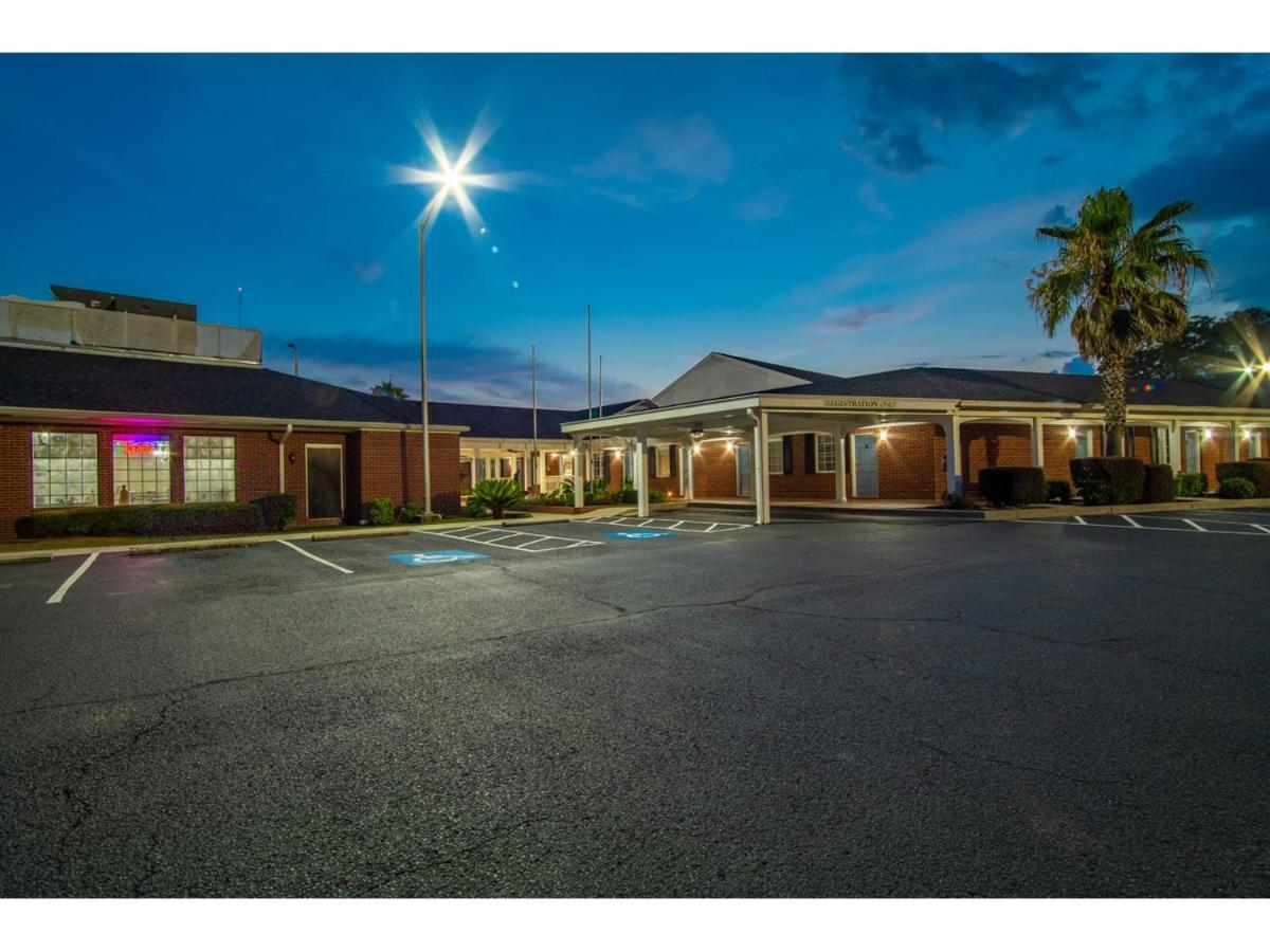 Winton Inn & Suites Barnwell Luaran gambar